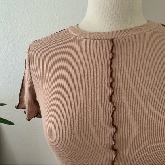 Self Esteem Tan and brown Short sleeve cropped top; lightweight ribbed texture - Picture 2 of 8